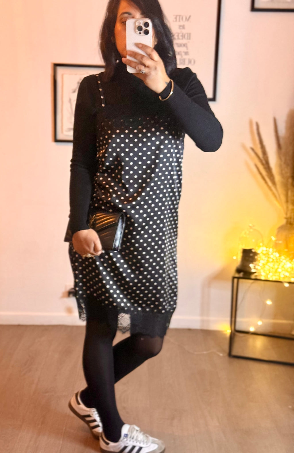 Robe Nuisette Noire à Pois Dorés – Élégance & Féminité