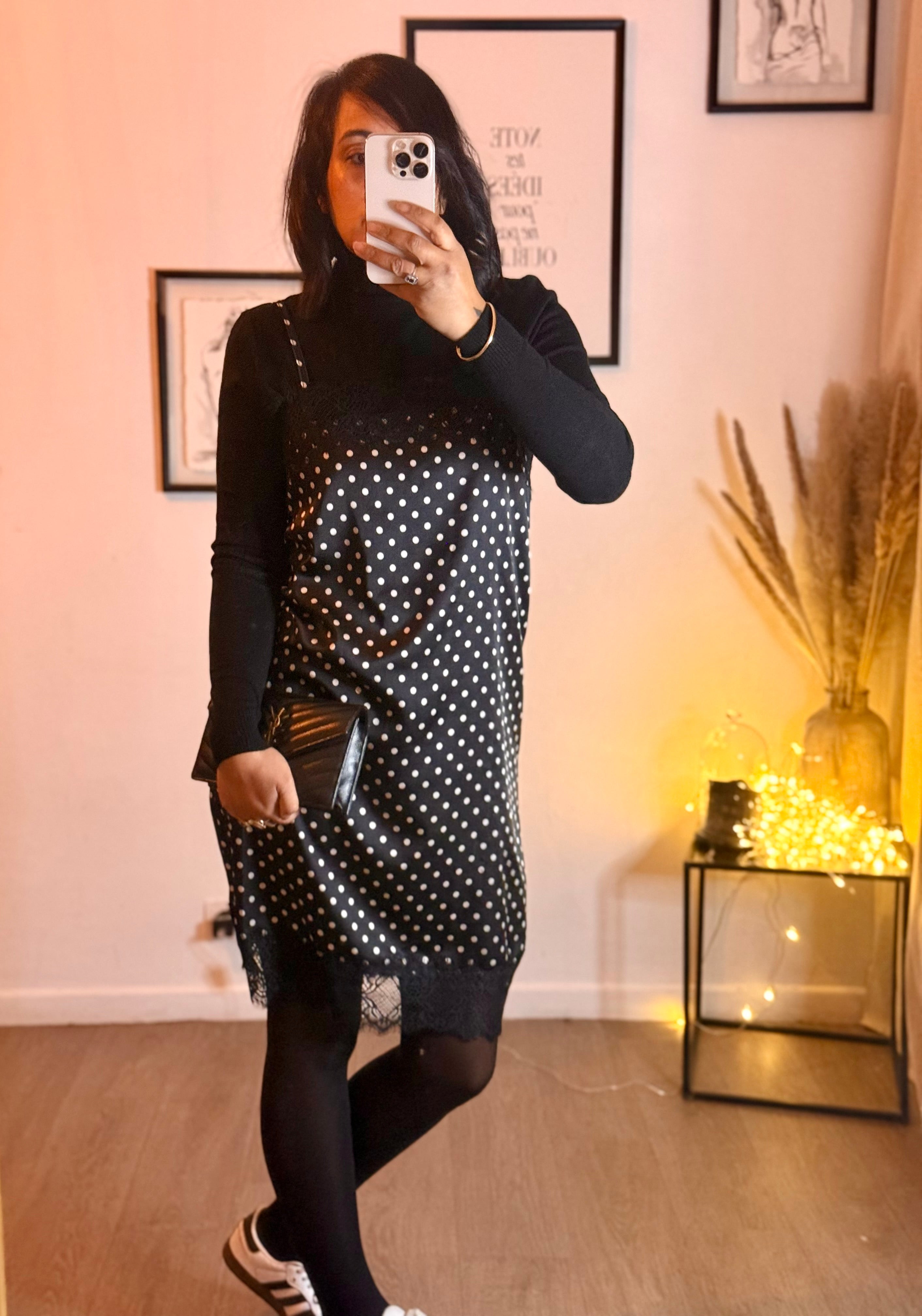 Robe Nuisette Noire à Pois Dorés – Élégance & Féminité