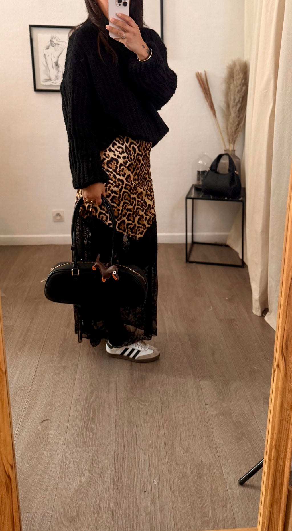 Jupe effet soie bas dentelle