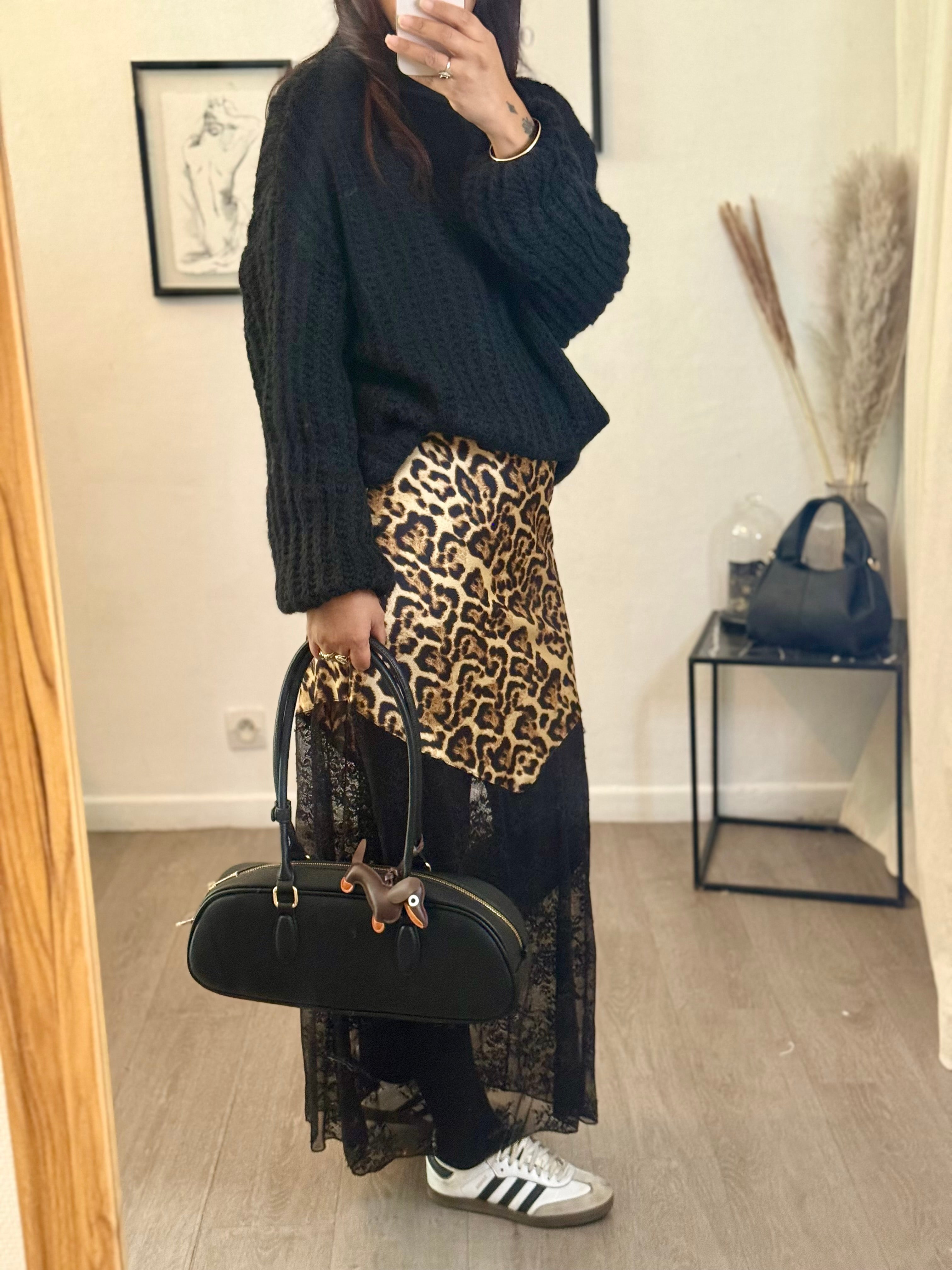 Jupe effet soie bas dentelle